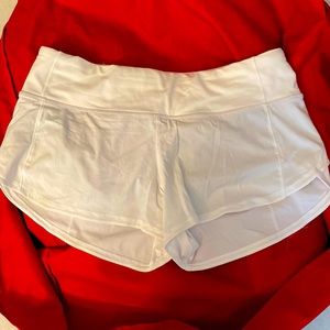 EUC Lululemon shorts size small